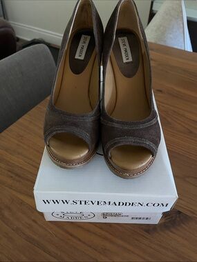 Steve Madden Dark Brown Suede Wedge Pumps